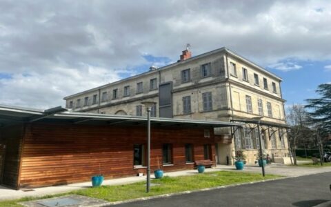Opération de remplacement des menuiseries extérieures et occultations de la Résidence le Phare à Bordeaux (fourniture et pose) pour Aquitanis